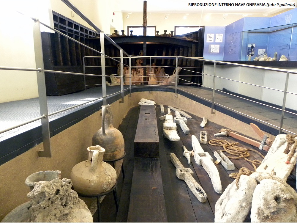 Riprod.ne interno nave oneraria (foto 9 galleria)